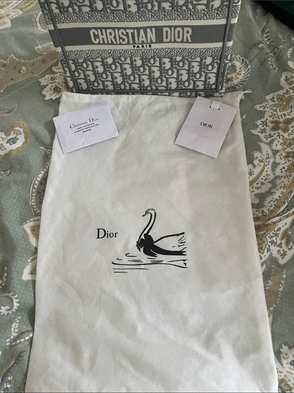 Dior Signature Tote in Gray and Cream Jacquard - Picture 2 of 5